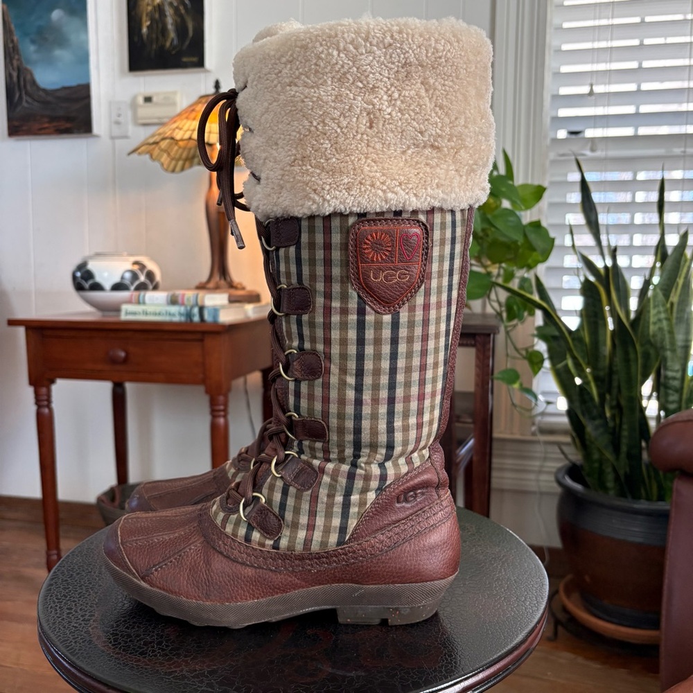 UGG Australia Edmonton Tall Lacer Boots womens size 7.5